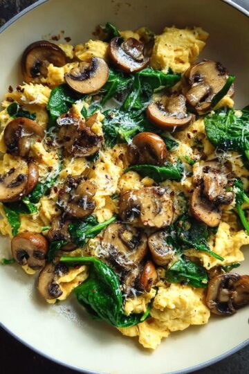 10-Minute Mushroom Spinach Scrambled Eggs (High-Protein)