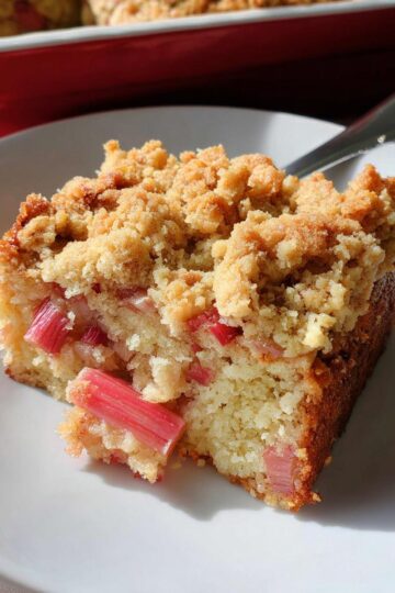 German Rhubarb Streusel Cake