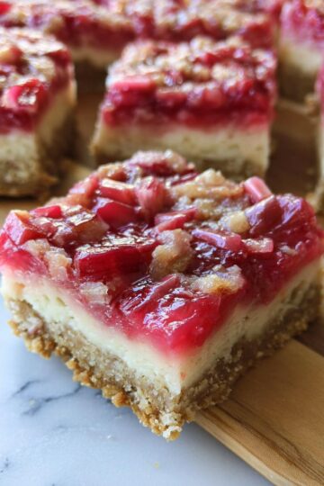 Rhubarb Cheesecake Bars