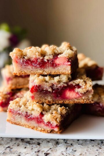 Strawberry Rhubarb Crumb Bars